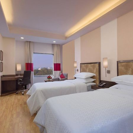 Four Points By Sheraton Вадодара Екстериор снимка