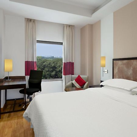 Four Points By Sheraton Вадодара Екстериор снимка