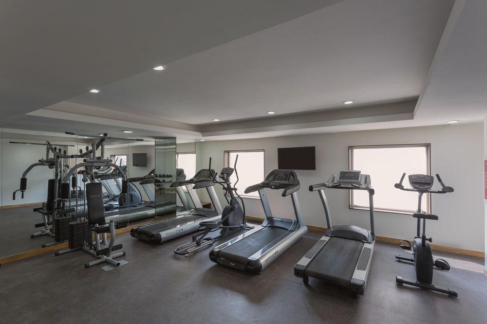 Four Points By Sheraton Вадодара Екстериор снимка