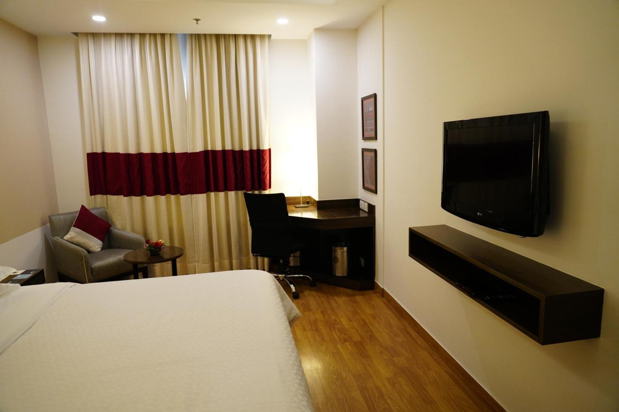 Four Points By Sheraton Вадодара Екстериор снимка