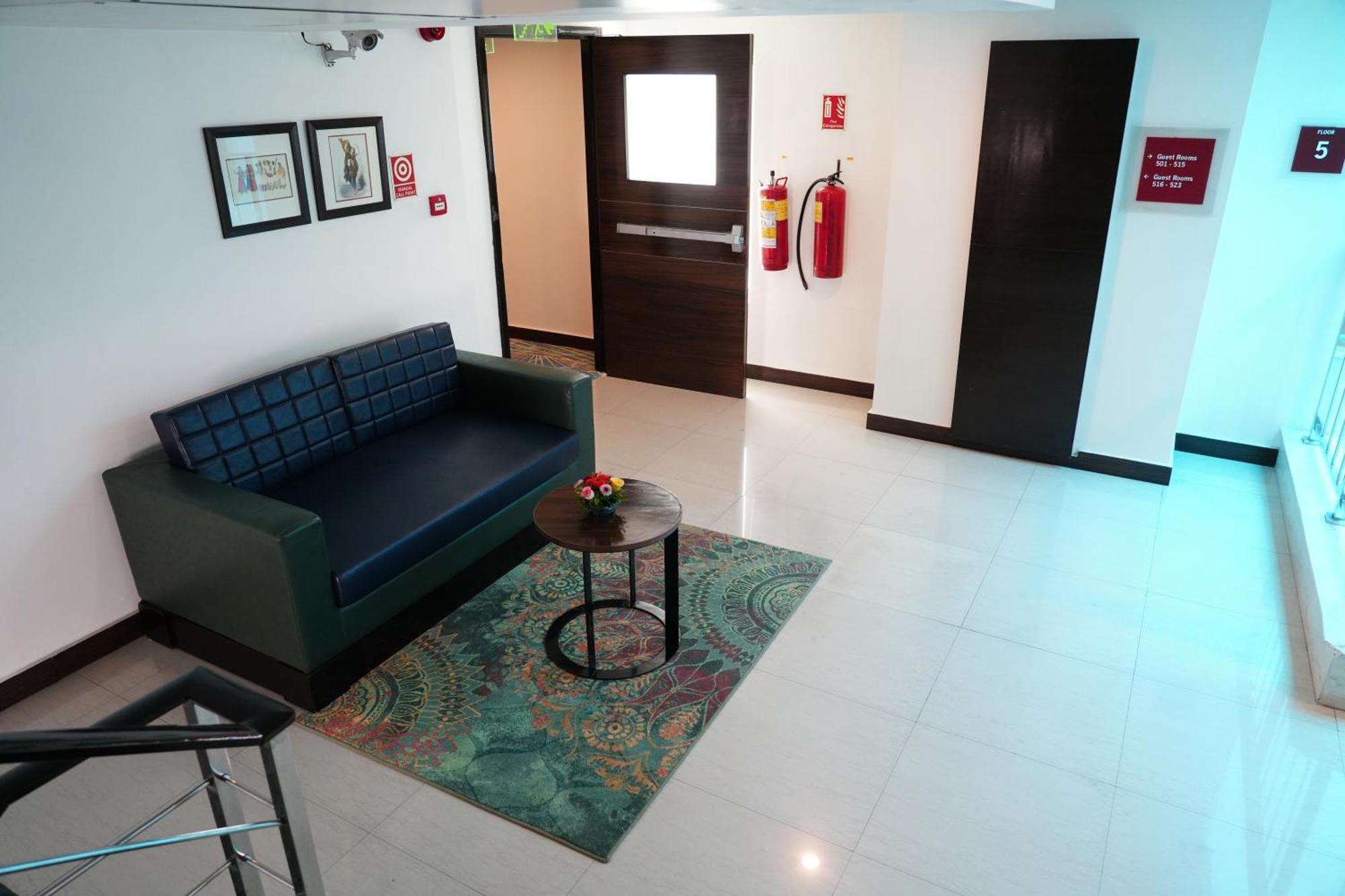 Four Points By Sheraton Вадодара Екстериор снимка