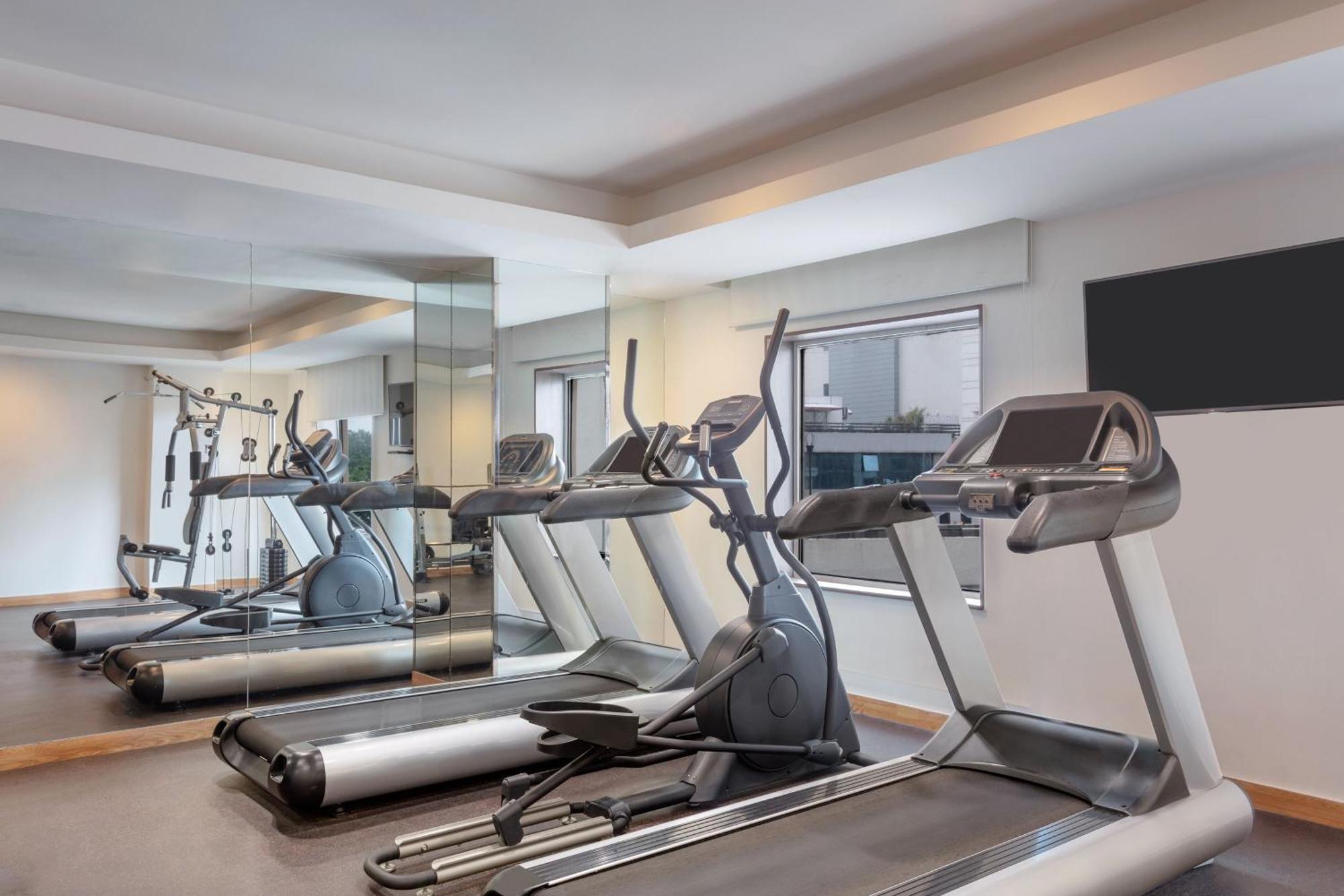 Four Points By Sheraton Вадодара Екстериор снимка